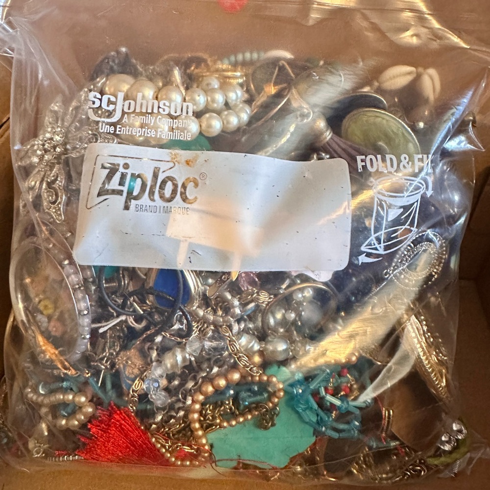 Assorted Junk Broken Jewelry with Beads and Charms Arts And Crafts Lot - Picture 2 of 4